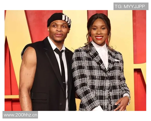 字母哥妻子经过沟通带娃回雅典结束两地分居生活