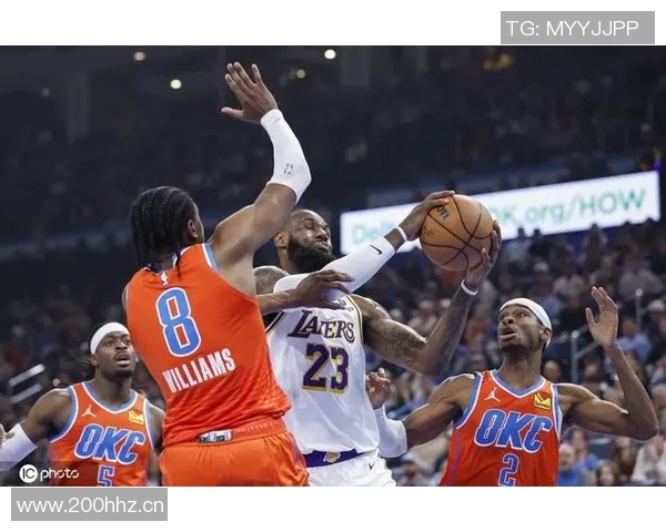 浓眉表现出色前三节高效得分19分并抢下9篮板助力球队争胜